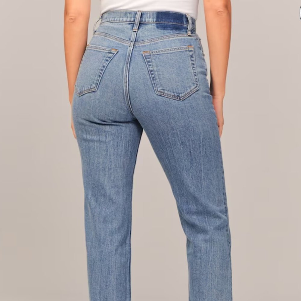 Abercrombie - Curve Love Ankle Straight Ultra High Rise - 27 / 4R